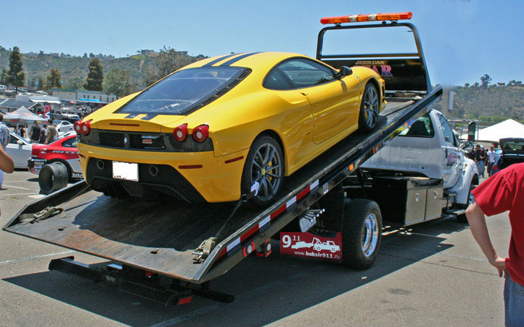 LUXURY CAR TOWING